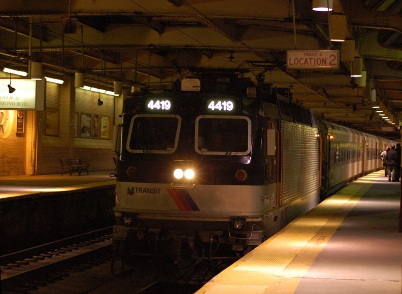 NJT ALP-44 4419 @ Newark Penn Station. Photo taken by Brian Weinberg, 12/18/2005. DSC_0631a.jpg