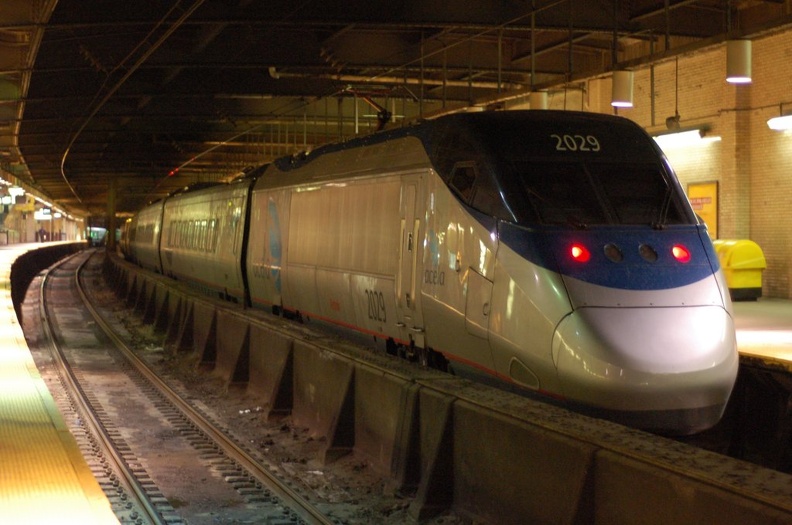 Amtrak Acela Express 2029 @ Newark Penn Station. Photo taken by Brian Weinberg, 12/18/2005. DSC_0657.jpg