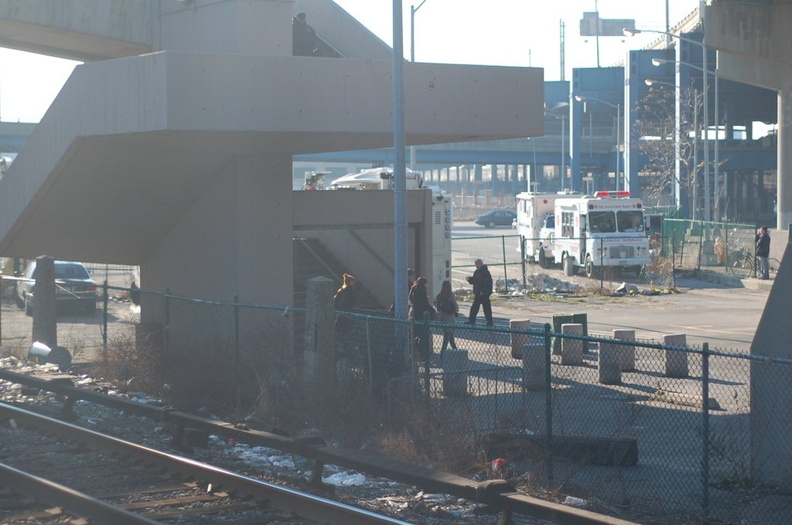 The (non) scene at the Yankee Stadium Park &amp; Ride. Photo taken by Brian Weinberg, 12/21/2005.