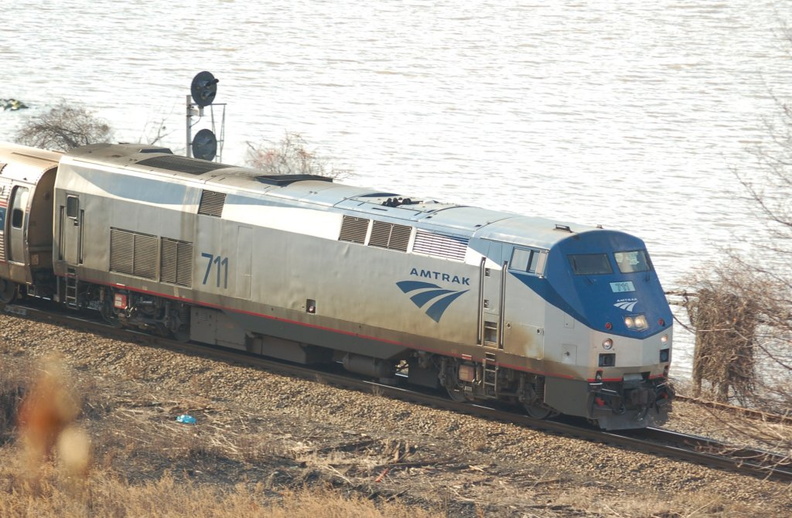 Amtrak P32AC-DM 711 @ Inwood Movable Bridge (Train 285). Photo taken by Brian Weinberg, 1/8/2006.