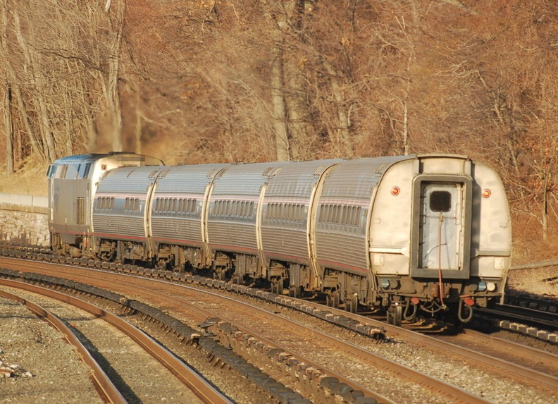 Amtrak P32AC-DM 712 @ Riverdale (Train 291). Photo taken by Brian Weinberg, 1/8/2006.