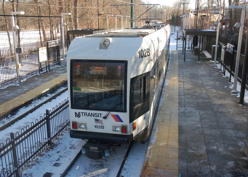 NJT Newark City Subway (NCS) LRV 102B @ Davenport Avenue. Photo taken by Brian Weinberg, 1/15/2006.