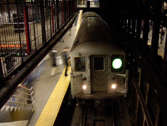 R-62 @ 14 St-Union Sq (5). Photo taken by Brian Weinberg, March 9, 2003.