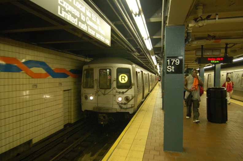 R-46 6056 @ Jamaica - 179 St (R). Note: The (R) was extended to 179 St due to track work. Photo taken by Brian Weinberg, 7/16/20