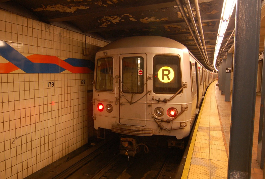 R-46 6056 @ Jamaica - 179 St (R). Note: The (R) was extended to 179 St due to track work. Photo taken by Brian Weinberg, 7/16/20