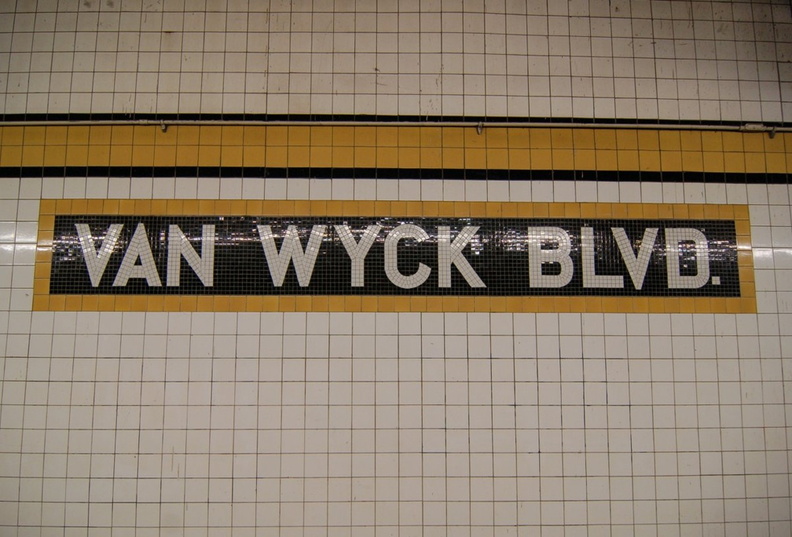 Briarwood - Van Wyck Blvd (F) - name tablet on the Manhattan-bound platform. Photo taken by Brian Weinberg, 7/16/2006. DSC_4589a.jpg