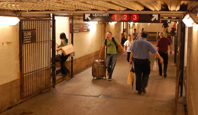 96 Street (1/2/3) underpass. Photo taken by Brian Weinberg, 7/23/2006. DSC_5145a.jpg