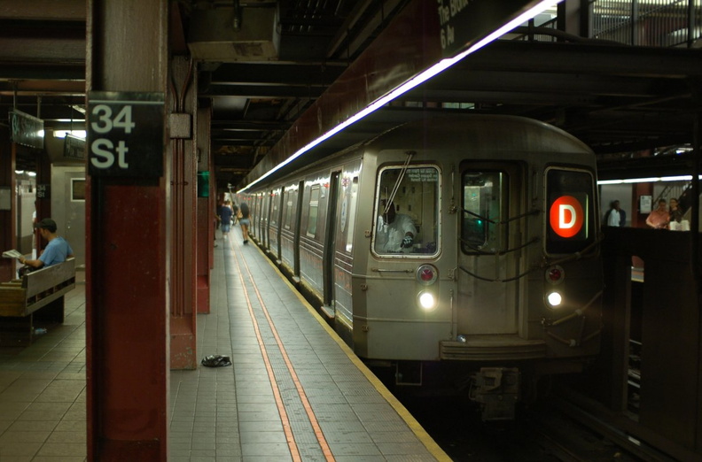 R-68 2598 @ 34 St - Herald Sq (D). Photo taken by Brian Weinberg, 7/26/2006.