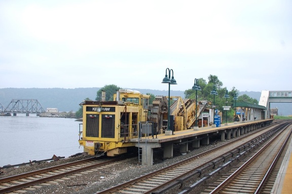 Metro-North Commuter Railroad Kershaw Undercutter (ballast cleaning) and Loram RAILVAC EXCAVATOR @ Spuyten Duyvil.