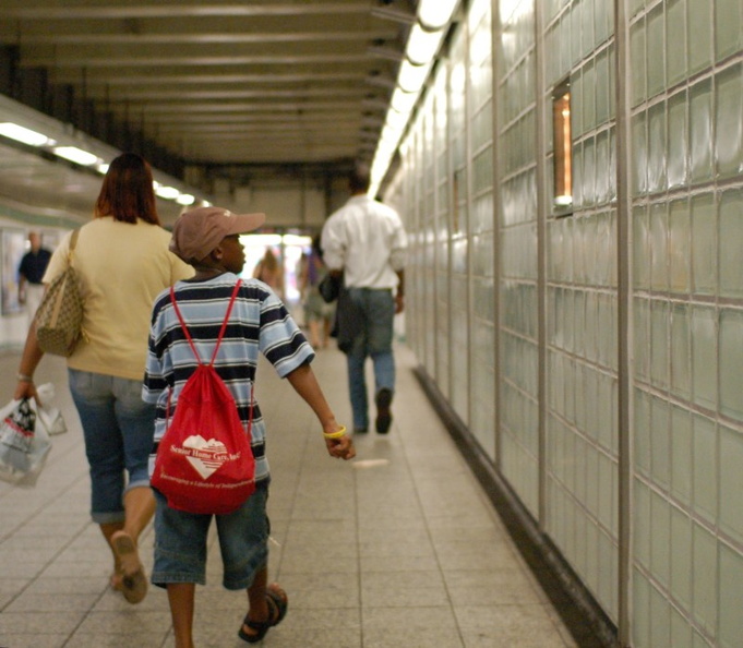 41 St to 42 St connecting corridor @ Times Square - 42 St. DSC_5434_800.jpg
