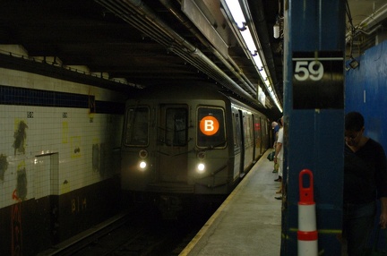 R-68 2890 @ 59 St - Columbus Circle (B). Photo taken by Brian Weinberg, 8/4/2006.