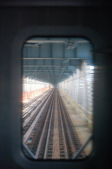 R-160B 8713 @ Manhattan Bridge (N). Note: first revenue run of the R-160 fleet as part of the 30-day test. This is the view out the window. It is slightly better in person. Photo taken by Brian Weinberg, 8/17/2006. dsc_6446.jpg