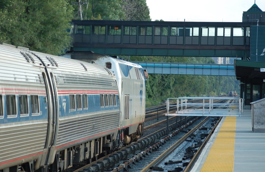 Amtrak P32AC-DM 707 @ Riverdale (Train 242). Photo taken by Brian Weinberg, 9/4/2006.