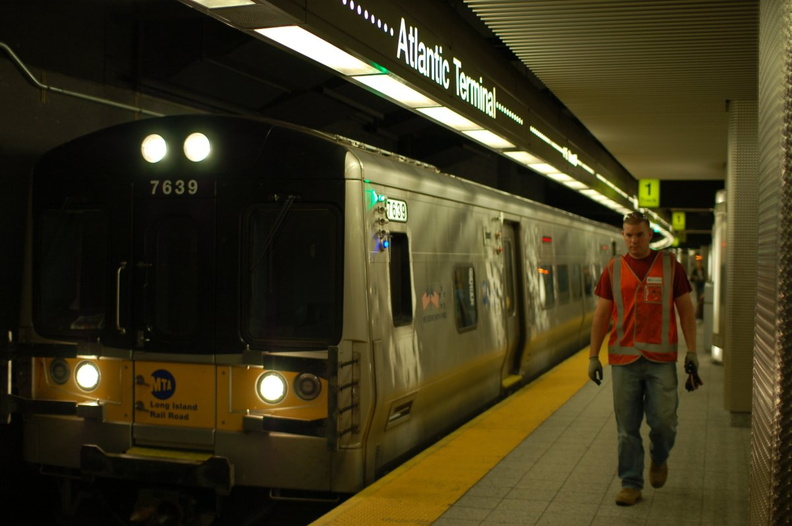 LIRR M-7 7639 @ Flatbush Avenue / Atlantic Terminal (City Terminal Zone) on Track 1. Photo taken by Brian Weinberg, 9/6/2006. DSC_7602.jpg