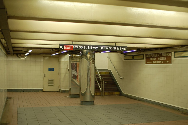 35 St & Broadway exit @ 34 St - Herald Sq (B/D/F/V). Photo taken by Brian Weinberg, 9/6/2006. DSC_7610.jpg