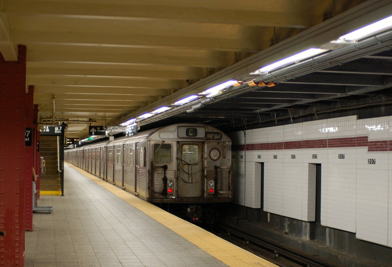 R-38 4051 @ 207 St (C). This (C) train likely arrived due to a delay in (A) service. Photo taken by Brian Weinberg, 9/17/2006. DSC_7750a.jpg