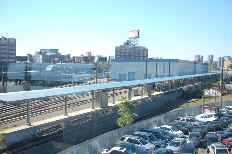 MNCR M-7A & LIRR M-7 @ Arch St shops. Photo taken by Brian Weinberg, 10/13/2006. DSC_8099.jpg