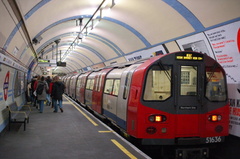 1995 stock 51636 @ Camden Town (Northern). Photo taken by Brian Weinberg, 12/31/2006.