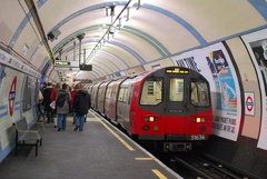 1995 stock 51636 @ Camden Town (Northern). Photo taken by Brian Weinberg, 12/31/2006.