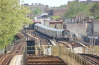 R-142 6685 @ 219 St (2). Photo taken by Brian Weinberg, 5/13/2007.