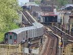 R-142 6586 @ 219 St (2). 225 St (2/5) is in the distance. Photo taken by Brian Weinberg, 5/13/2007.