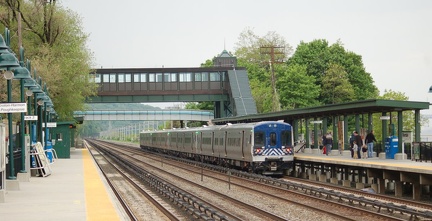 Metro-North Commuter Railroad M-7A @ Riverdale (Hudson Line). Photo taken by Brian Weinberg, 5/20/2007.