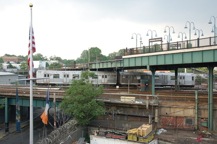 R-42 4906 / 4907 @ East New York Yard. Photo taken by Brian Weinberg, 5/28/2007.