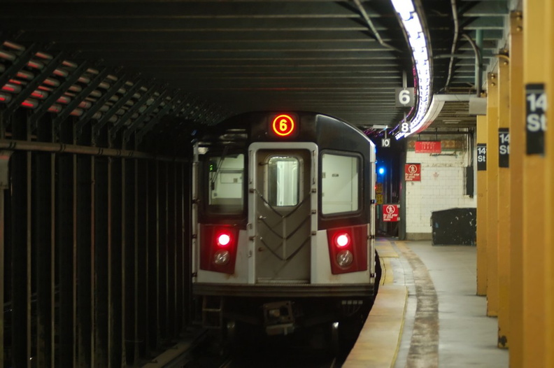 R-142A 7251 @ E 149 St (6). Photo taken by Brian Weinberg, 6/14/2007. DSC_3706f.jpg