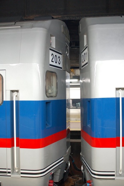 Metro-North Commuter Railroad P32AC-DM 203 and 201 @ Grand Central Terminal. These are the first two units to come back from overhaul and repainting. Photo taken by Brian Weinberg, 6/15/2007. DSC_3871a_30.jpg