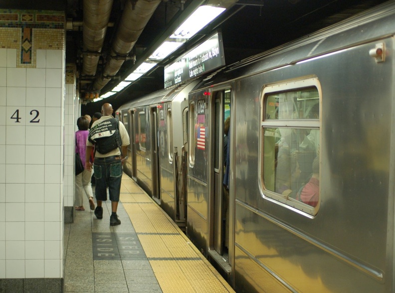 R-62A 1789 and 1790 @ Grand Central - 42 St (4). Photo taken by Brian Weinberg, 7/12/2007. DSC_4598a.jpg