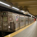 R-38 4142 @ Inwood - 207 St (A). Photo taken by Brian Weinberg, 7/24/2007.