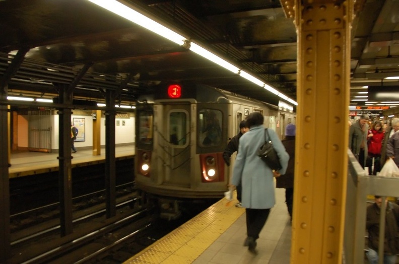 R-142 6371 @ 34 St - Penn Station (2). Photo taken by Brian Weinberg, 2/14/2008. DSC_0274f.jpg