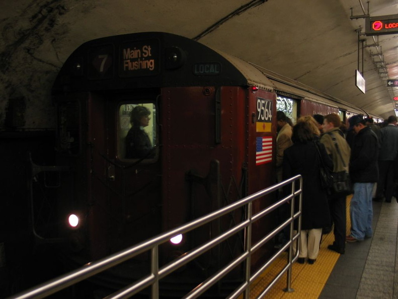 R-36WF 9564 @ Grand Central - 42 St (7). Photo taken by Brian Weinberg, 10/21/2003. IMG_6060.jpg