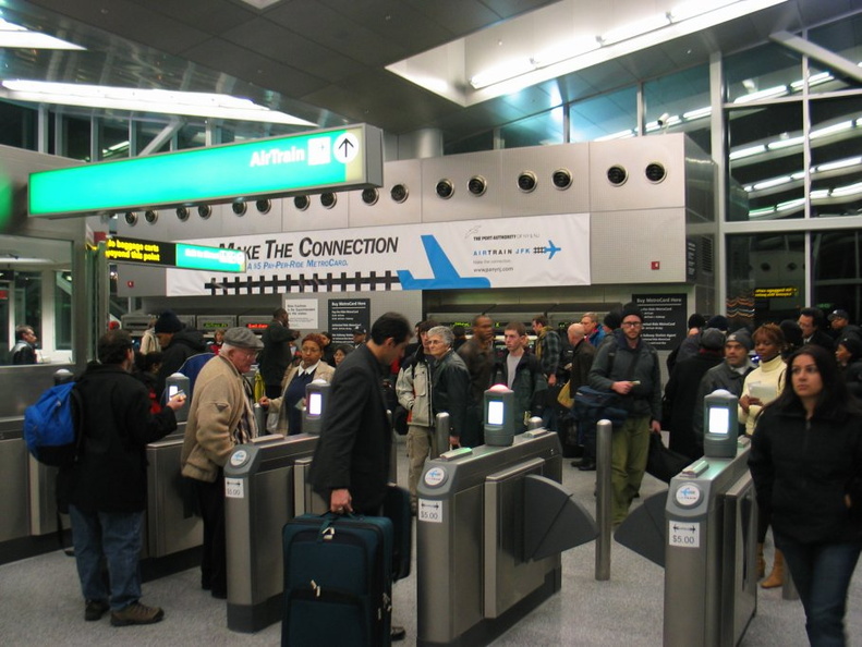 AirTrain customers @ Howard Beach swiping and/or arguing and being let in/out for free. IMG_7367.jpg