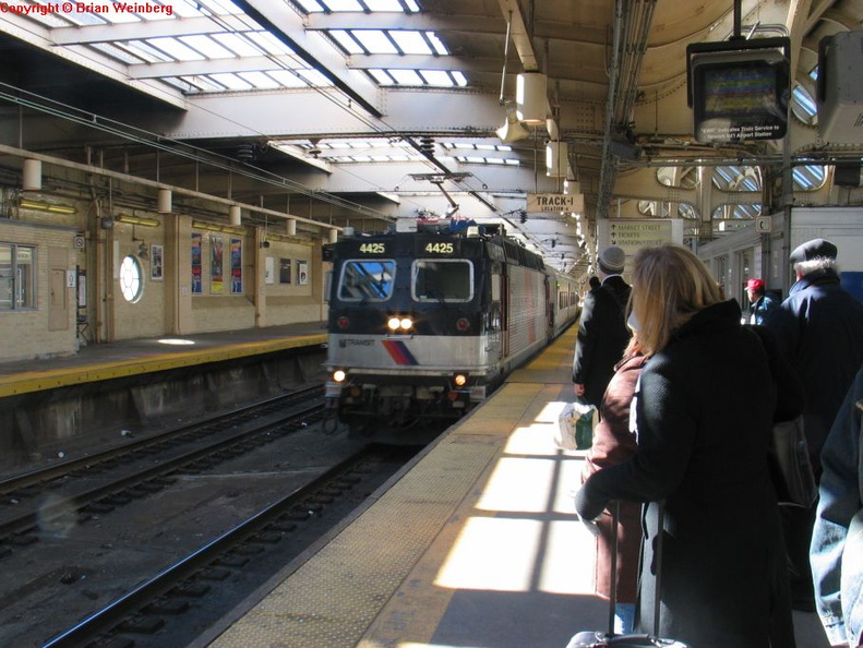 NJT ALP44M 4425 @ Newark Penn Station. Photo taken by Brian Weinberg, 2/16/2004.