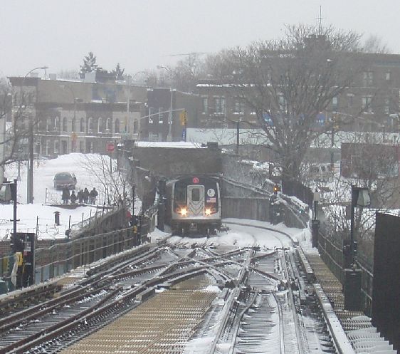 R-143 8259 @ Broadway Jct (L). Photo taken by Brian Weinberg, 02/17/2003. This was the Presidents Day Blizzard of 2003.