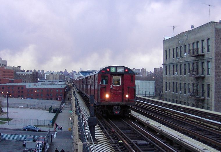 R-33ML @ 167 St (4). Photo taken by Brian Weinberg, 3/31/2003. PDRM3130.jpg