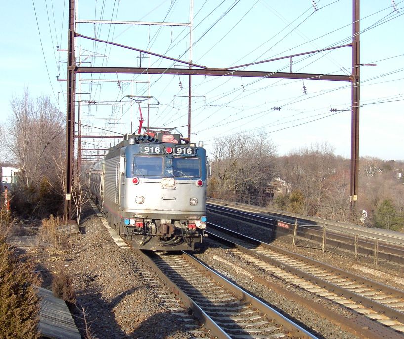 Amtrak AEM7 916 @ New Brunswick. Photo taken by Brian Weinberg, 3/14/2003.