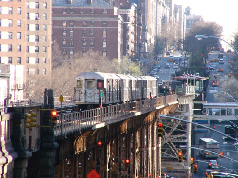 R-62A train @ 125 St (1) on the Manhattan Valley viaduct. Photo taken by Brian Weinberg, 4/16/2004.