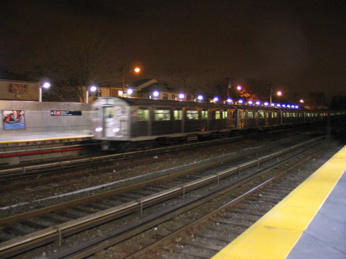 R-38 (A) sb @ Howard Beach. IMG_7391.jpg
